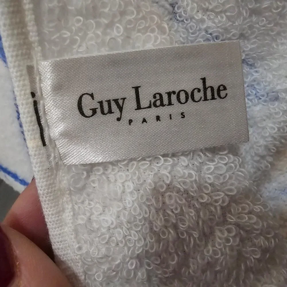 Guy Laroche Blue & White Floral Print Cotton Bath Towel - 60cm x 120cm
